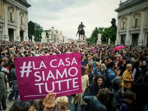 Il Pd dà soldi a femministe, il Campidoglio protesta:  "Già 800mila euro l'anno"